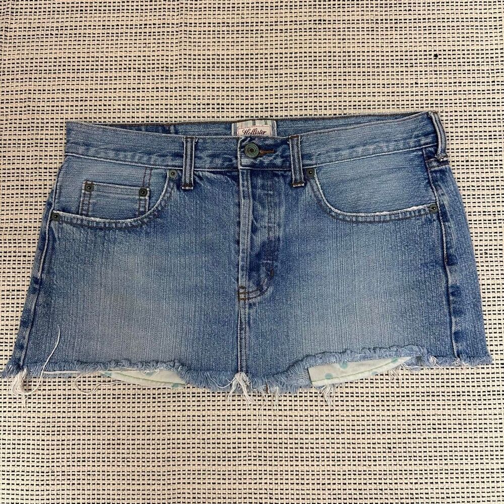 Y2K Hollister Light Wash Raw Hem Preppy Denim Mini Skirt